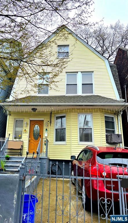Property for Sale at 207 11th Street, Newark, New Jersey - Bedrooms: 3 
Bathrooms: 2 
Rooms: 6  - $370,000