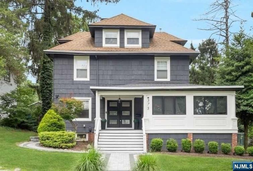 This 4 bedroom & 5 bathroom luxury home w custom interior design combines classic colonial charm w modern updates. Grand front entrance w luxurious French doors & vestibule w tile flooring. 1st floor open concept designed for entertaining & relaxing. Custom, luxury kitchen w/ stainless-steel appliances, a wine refrigerator, custom cabinetry, large reach in pantry, quartz countertops & ample prep space. Dedicated dining space w French doors leading to a spacious outdoor deck is perfect for grilling & indoor/outdoor hosting. Living space w a custom vent-less fireplace & sunny alcove.