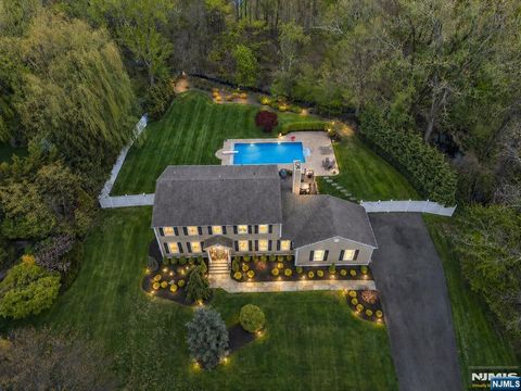 Photo of 19 Blueberry Court, Mahwah, NJ 07430 (MLS # 26014796)