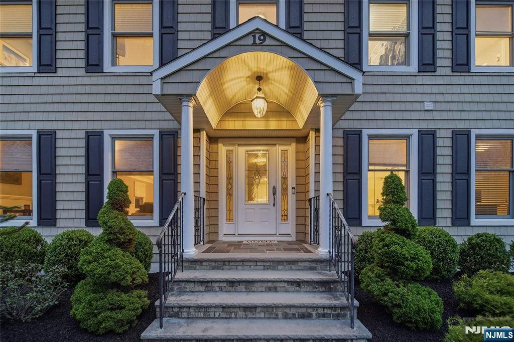 Photo of 19 Blueberry Court, Mahwah, NJ 07430 (MLS # 26014796)