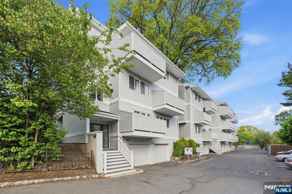 142 Main Avenue 1C