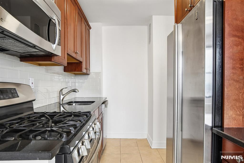 500 Central Avenue 1617