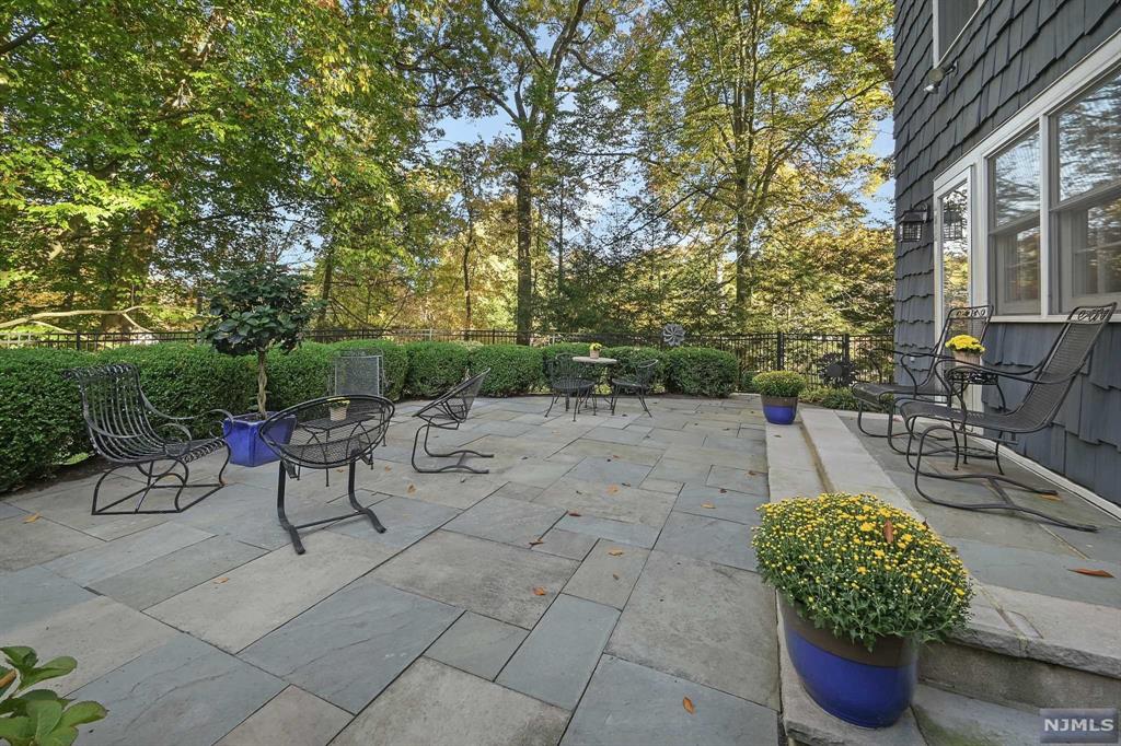 Madison Borough, New Jersey 07940, United States, 5 Bedrooms Bedrooms, ,5 BathroomsBathrooms,Residential,Pending,36236