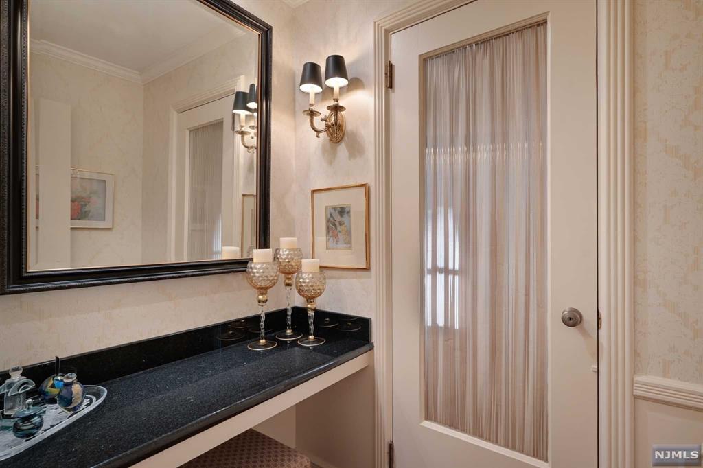 Madison Borough, New Jersey 07940, United States, 5 Bedrooms Bedrooms, ,5 BathroomsBathrooms,Residential,Pending,36236