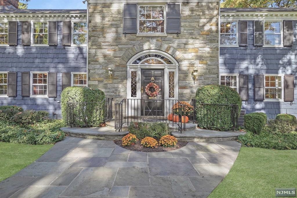 Madison Borough, New Jersey 07940, United States, 5 Bedrooms Bedrooms, ,5 BathroomsBathrooms,Residential,Pending,36236