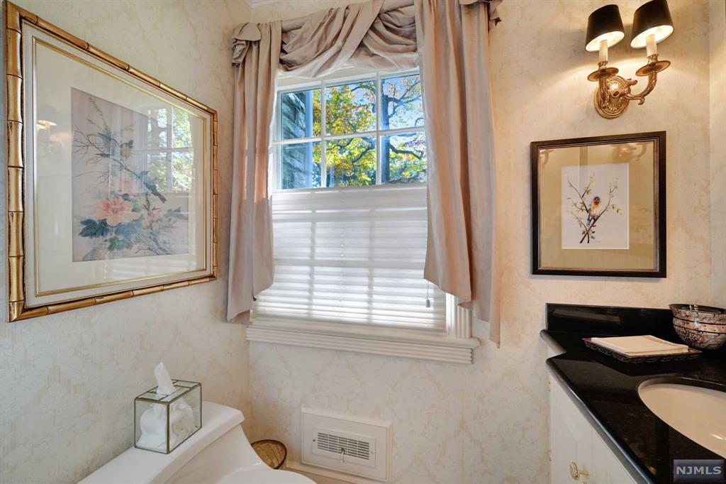 Madison Borough, New Jersey 07940, United States, 5 Bedrooms Bedrooms, ,5 BathroomsBathrooms,Residential,Pending,36236