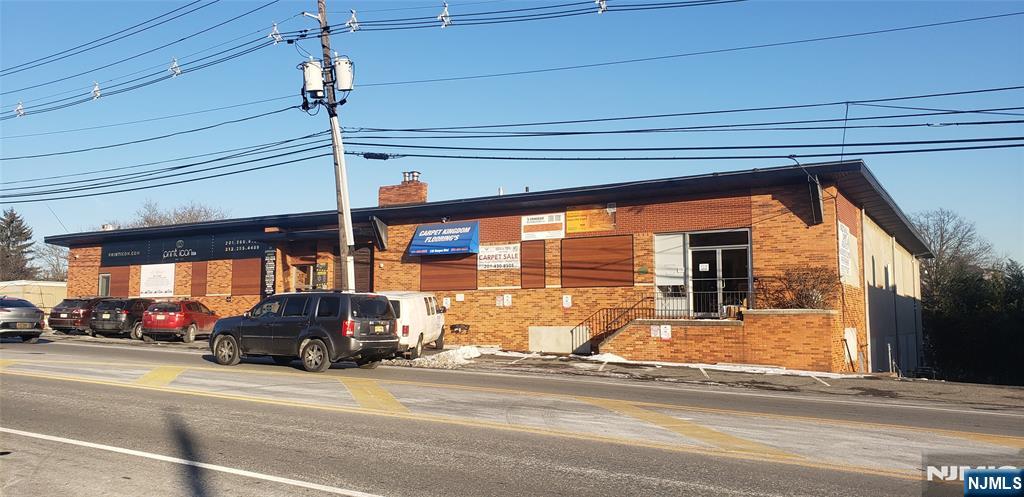 132 Bergen Boulevard