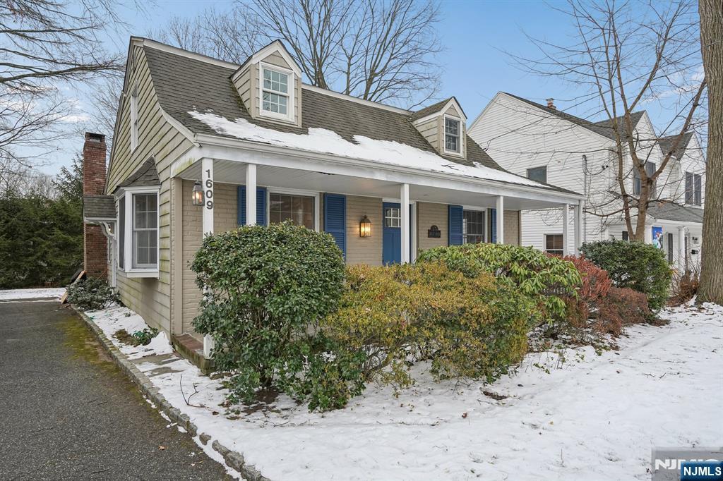 16-09 Split Rock Road