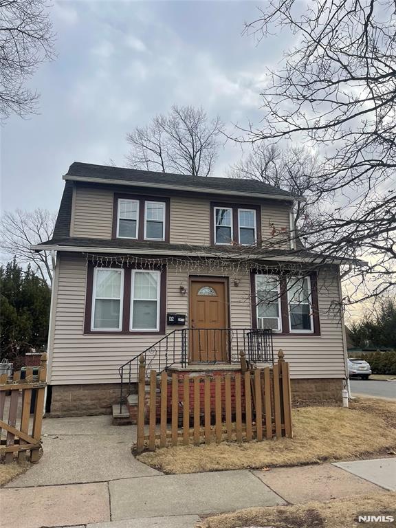 132 Merritt Ave 2, Bergenfield, New Jersey - 3 Bedrooms  
1 Bathrooms  
6 Rooms - 