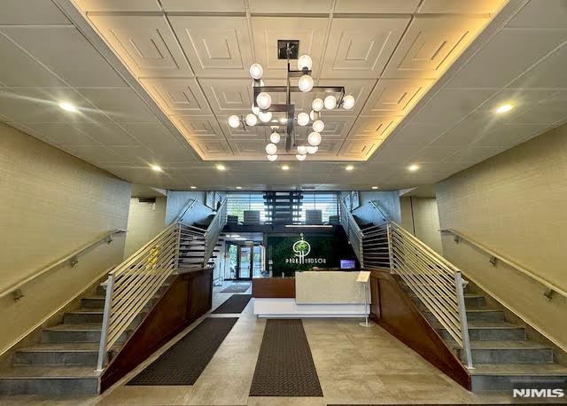 9060 Palisade Avenue 811
