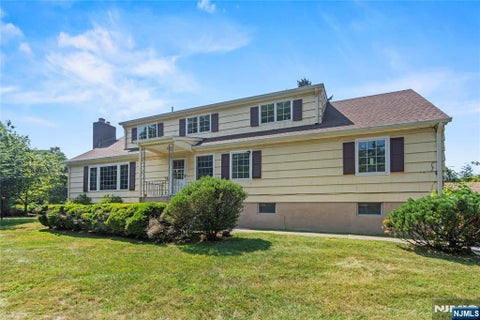 Photo of 10 Allendale Road, Saddle River, NJ 07458 (MLS # 26021116)