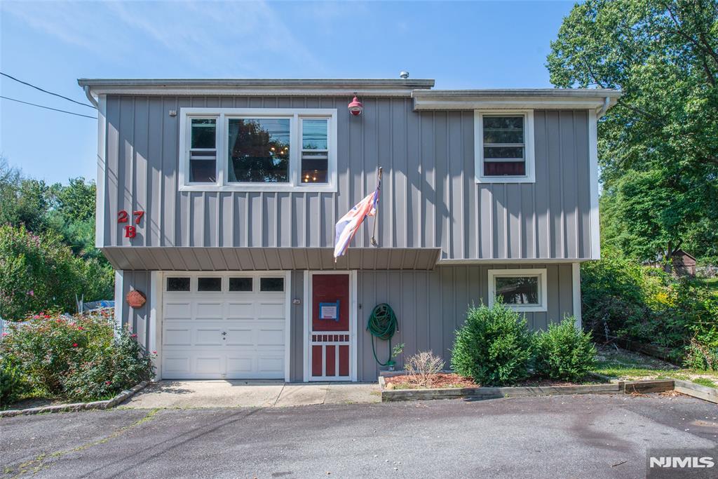 Property for Sale at 27 Taylortown Road, Montville Twp, New Jersey - Bedrooms: 3 
Bathrooms: 2 
Rooms: 8  - $449,000