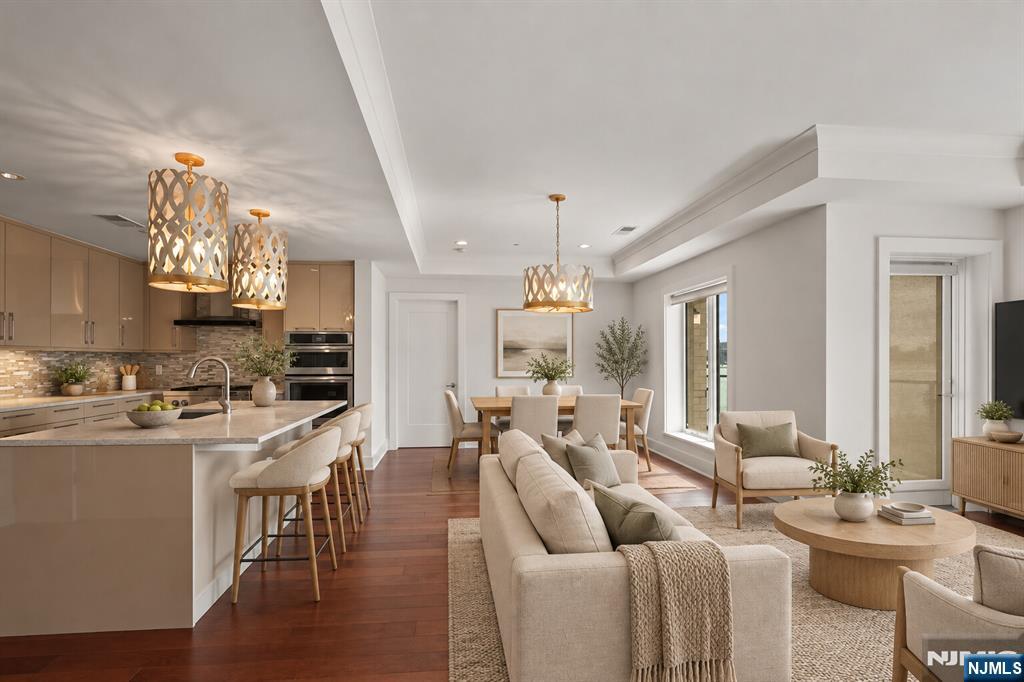 150 Henley Place 404