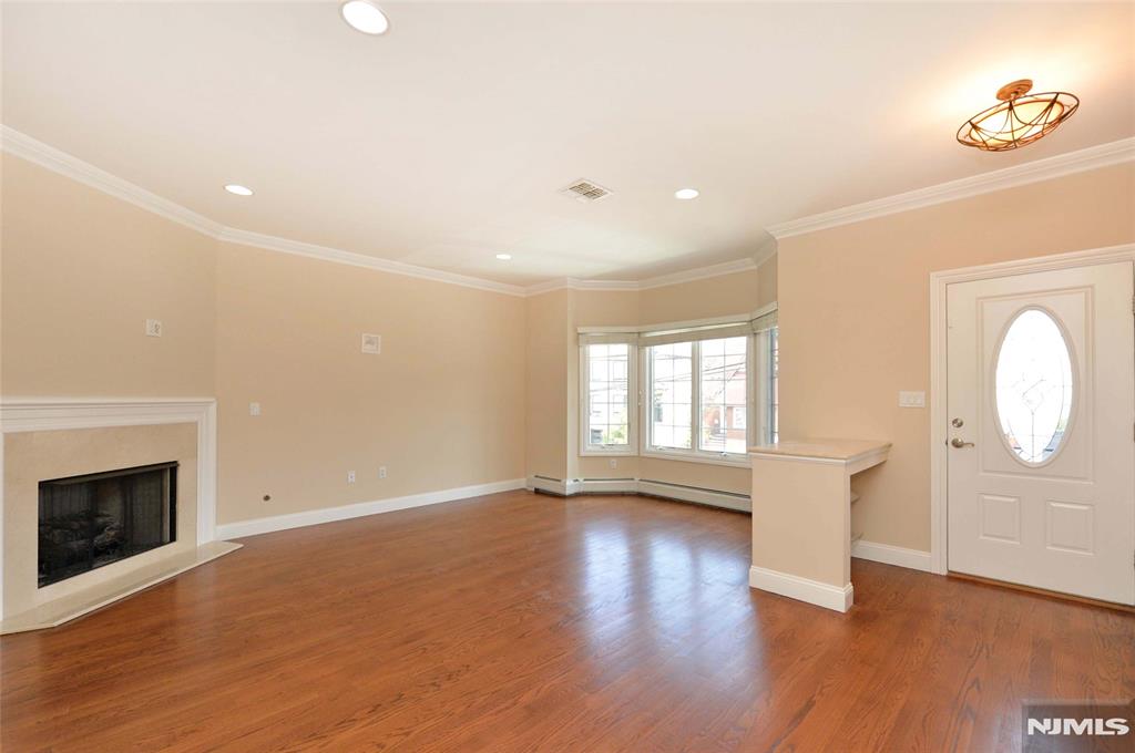 64 Harwood Avenue 1