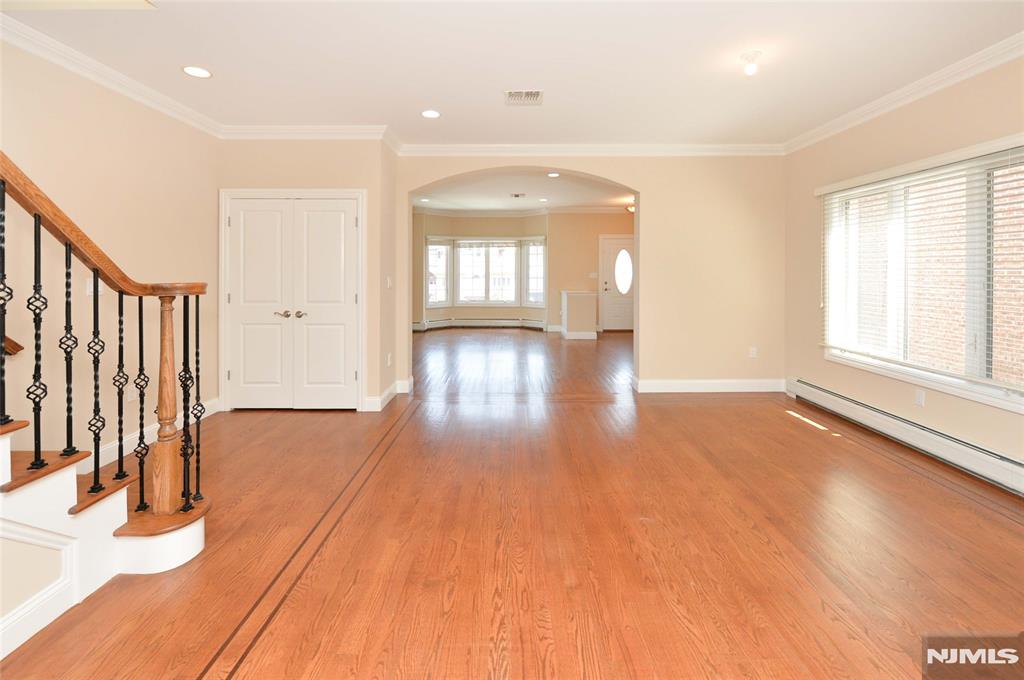 64 Harwood Avenue 1