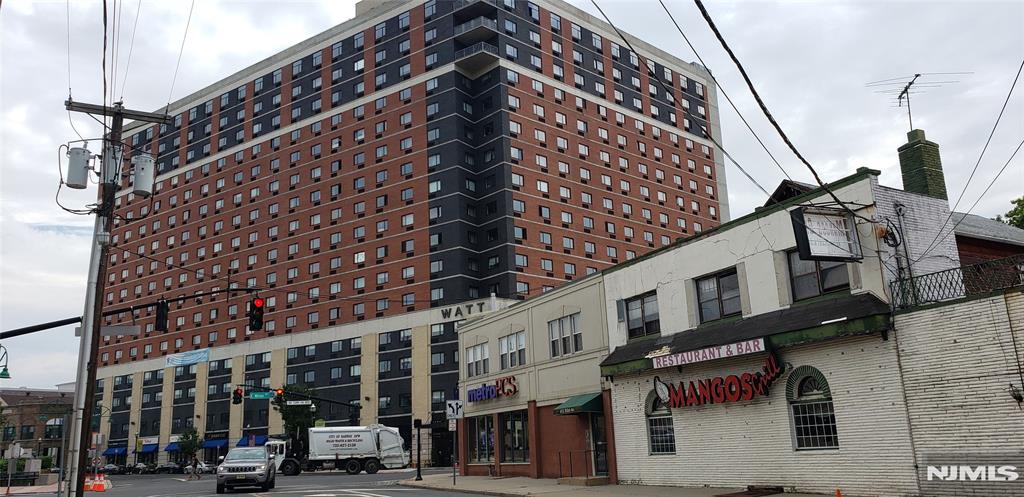 39-47 E Milton Avenue