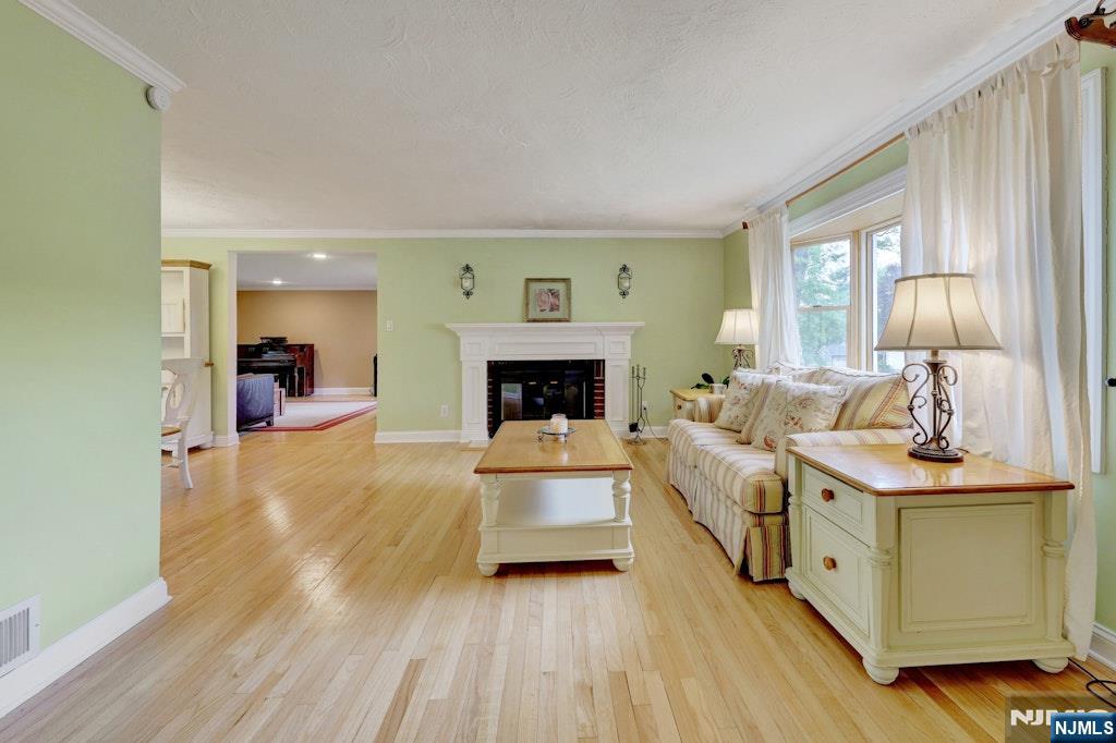 147 Lincoln Place