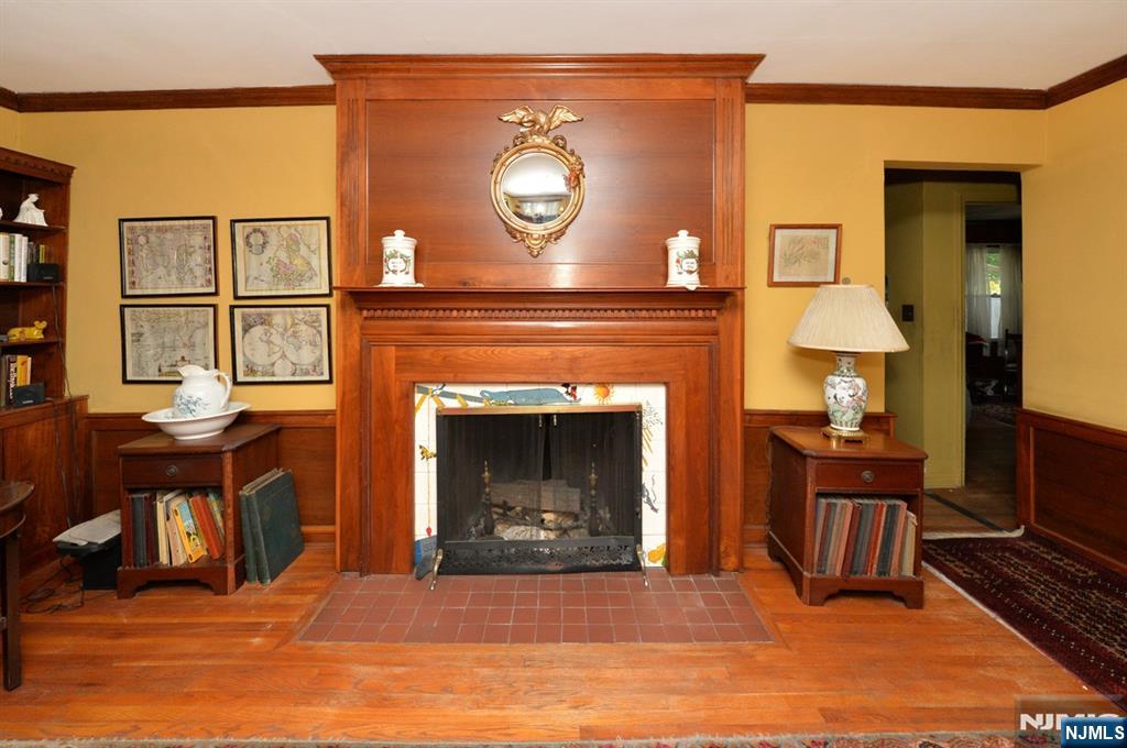 6 Central Avenue