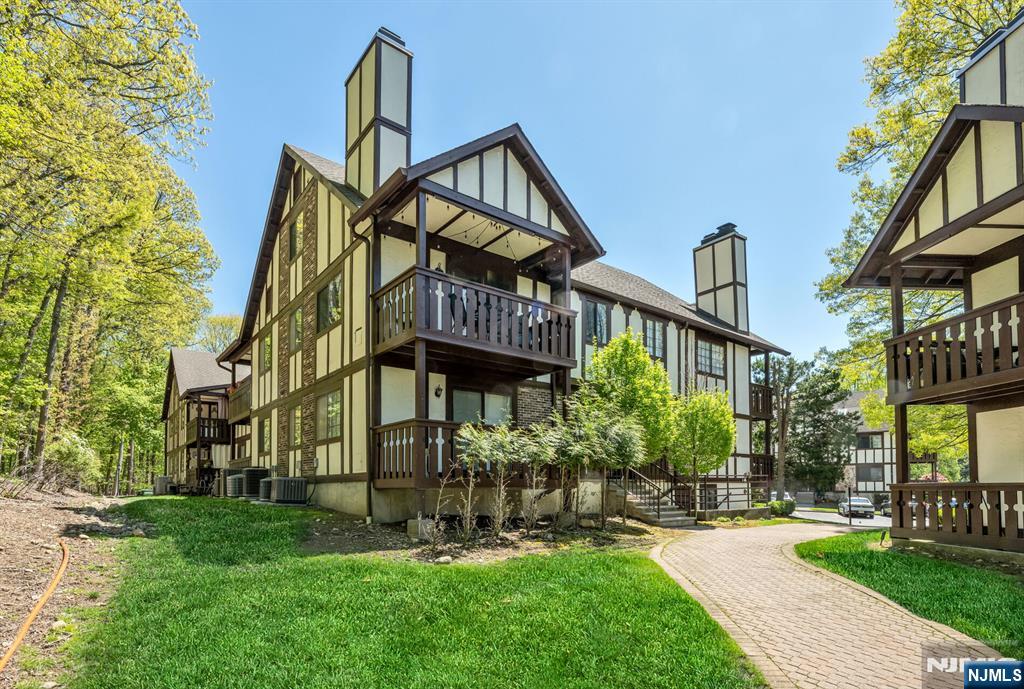 3202 Stowe Lane