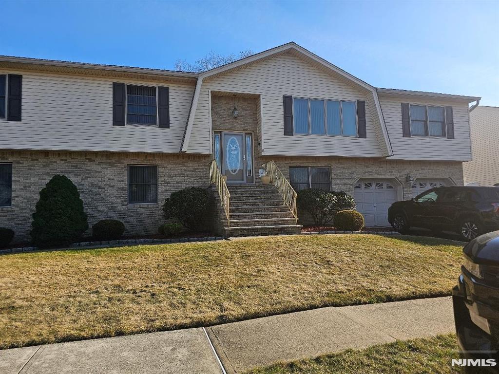 6 Cozy Glen Gln, Saddle Brook, New Jersey - 2 Bedrooms  
1 Bathrooms  
4 Rooms - 