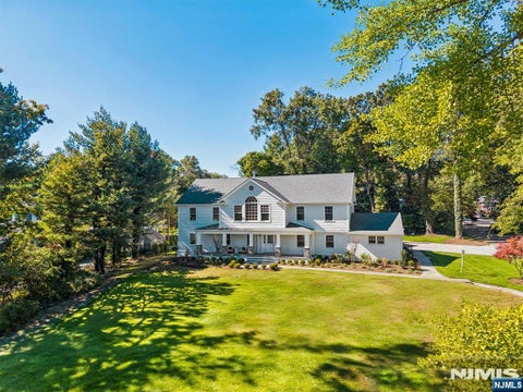 Photo of 150 Ridgewood Avenue, Glen Ridge, NJ 07028 (MLS # 26038573)