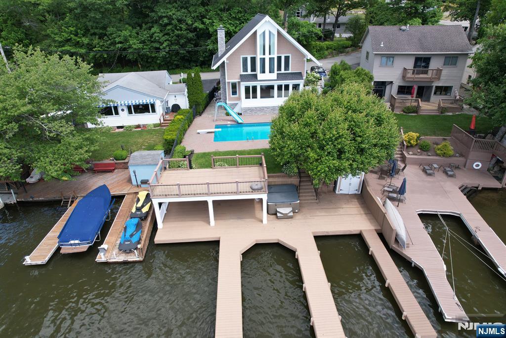 17 Forest Lake Drive