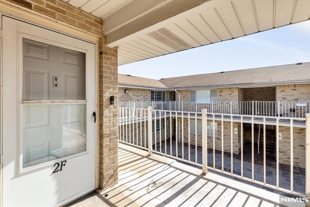 481 Walker Street 2F