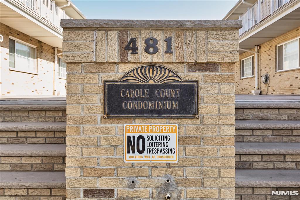481 Walker Street 2F