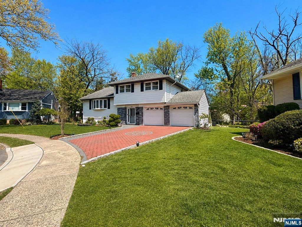 Photo of 60 Sergent Court, Bergenfield, NJ 07621 (MLS # 26018015)