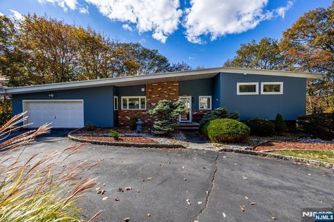 23A Highland Avenue Bloomingdale NJ 07403