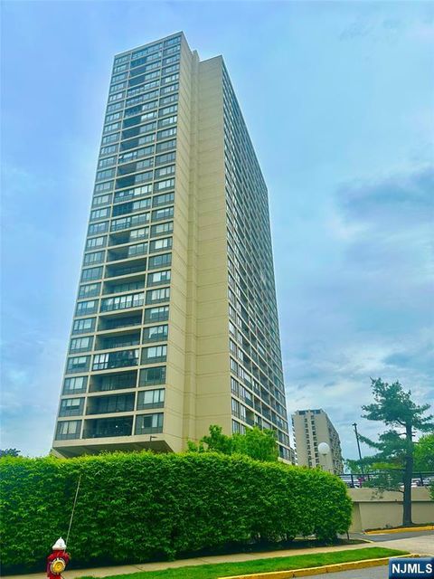 Photo of 6 Horizon Road #1204, Fort Lee, NJ 07024 (MLS # 26001624)