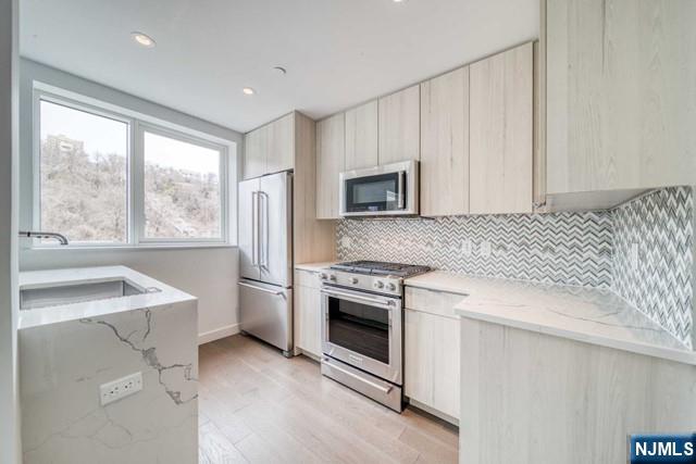 800 Ave At Port Imperial 323