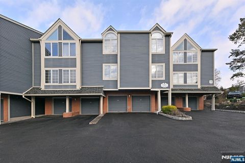 190 Surrey Court Ramsey NJ 07446