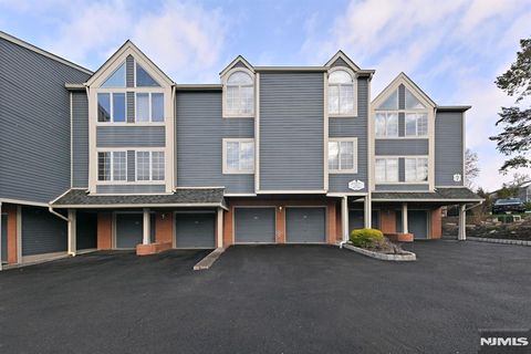 Photo of 190 Surrey Court, Ramsey, NJ 07446 (MLS # 25040258)