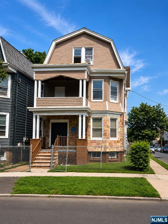 93 Hopkins Place