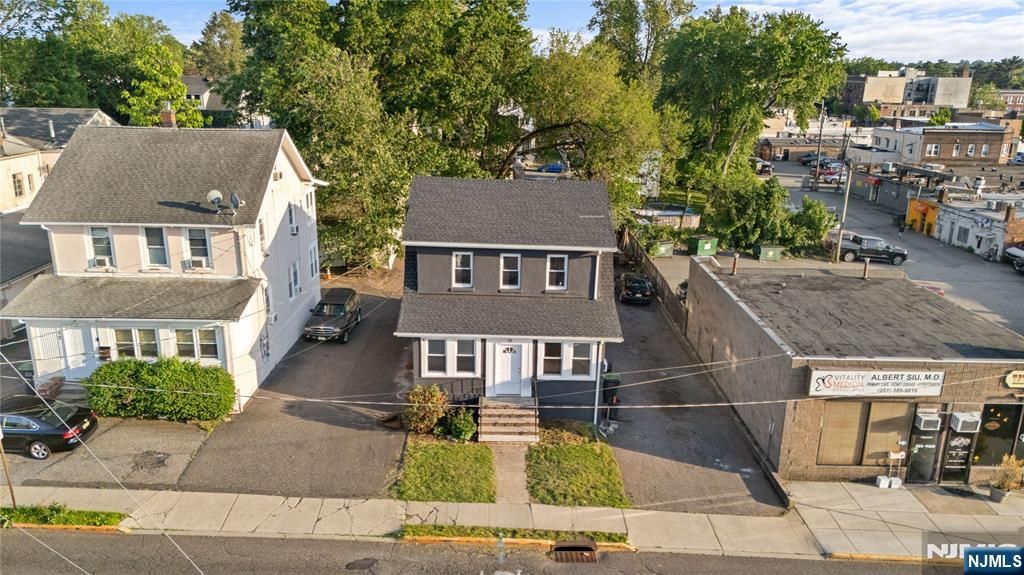 Photo of 16 Palisade Avenue, Bergenfield, NJ 07621 (MLS # 25023604)