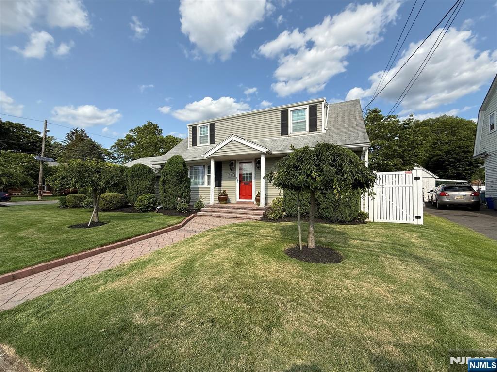 Property for Sale at 323 Kinderkamack Road, Emerson, New Jersey - Bedrooms: 4 
Bathrooms: 2 
Rooms: 7  - $700,000