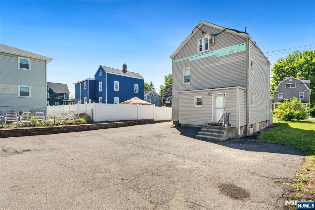 223 Montgomery Street