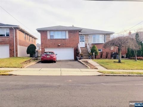 1526 11th Street Fort Lee NJ 07024