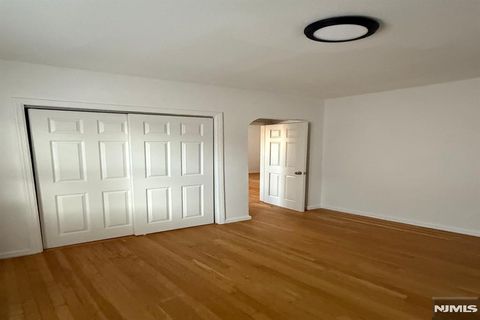 Photo of 476 Main St #2CD flr, Fort Lee, NJ 07024 (MLS # 25042481)