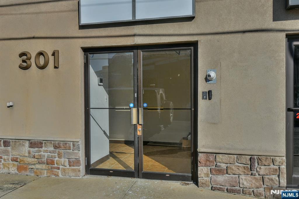 301 Hoboken Road 2