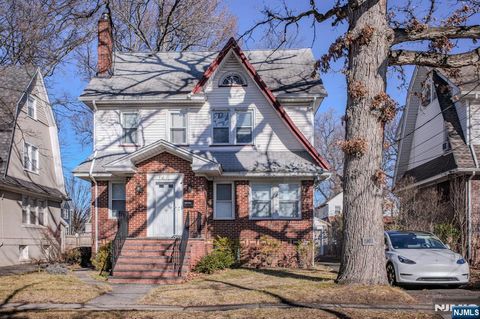 Photo of 321 Griggs Ave, Teaneck, NJ 07666 (MLS # 26010429)