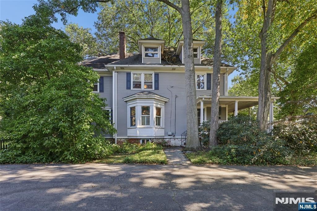 526 Oradell Avenue