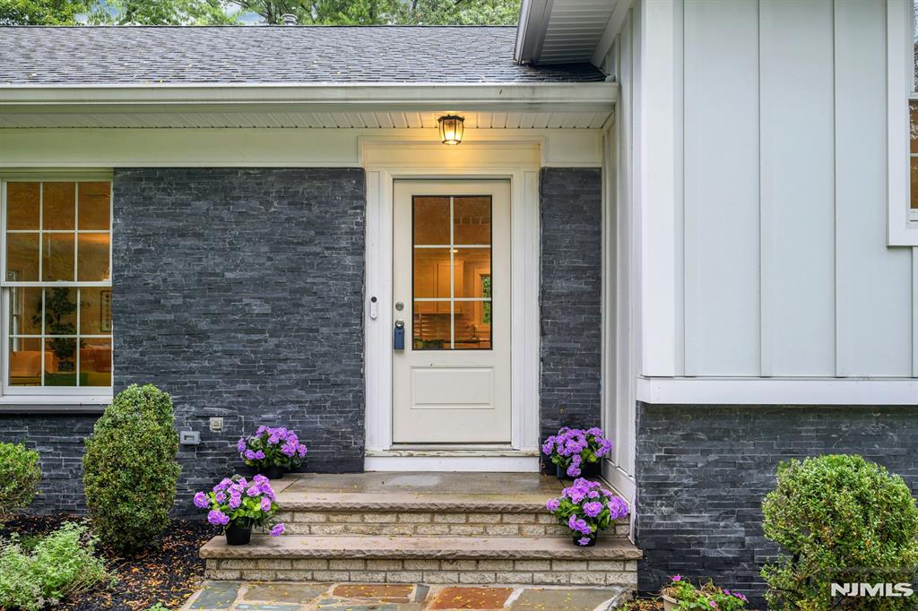 9 Crestview Court