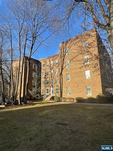 Photo of 250 Broad Avenue #4D, Leonia, NJ 07605 (MLS # 26010318)