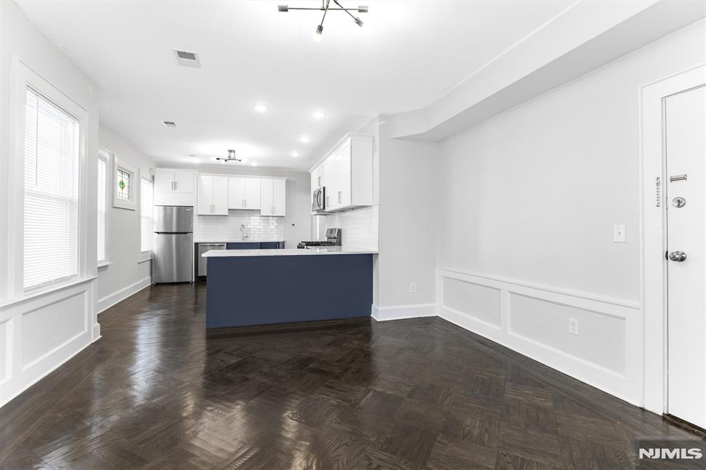 25 Waldo Avenue