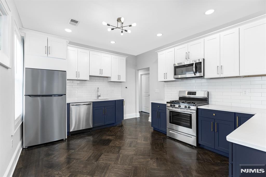 25 Waldo Avenue