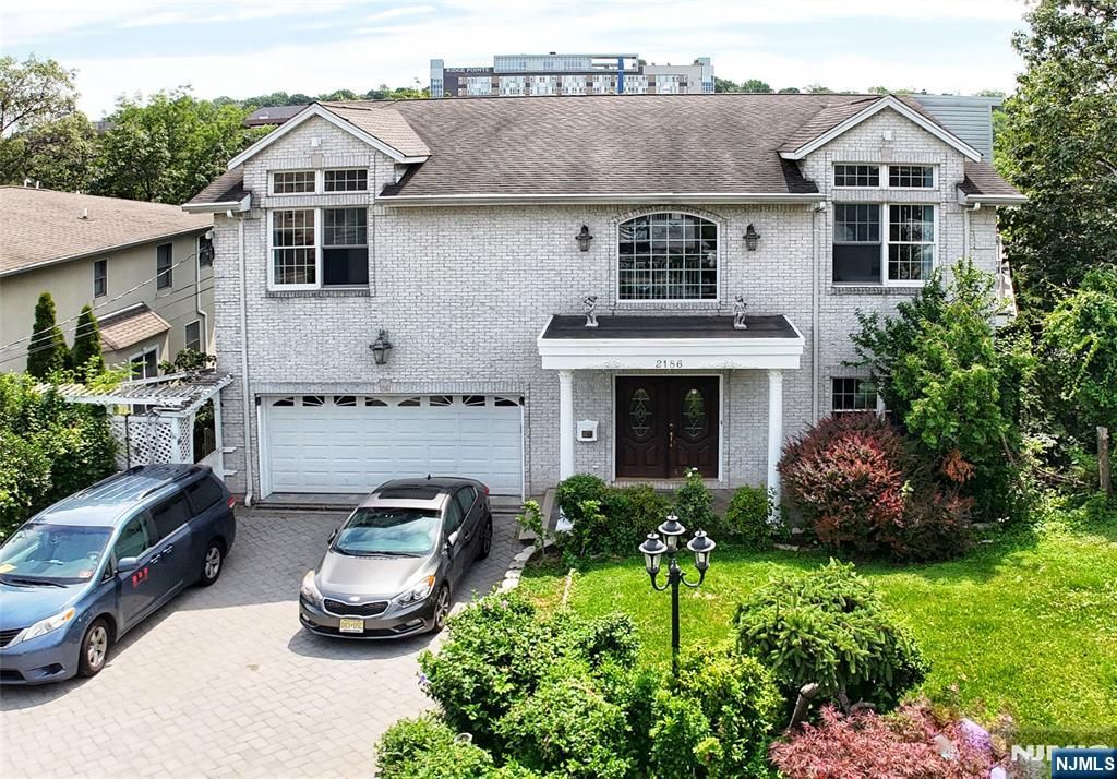 Photo of 2186 Jones Road, Fort Lee, NJ 07024 (MLS # 25032053)