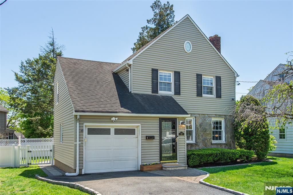 Photo of 16 Haines Drive, Bloomfield, NJ 07003 (MLS # 26013855)