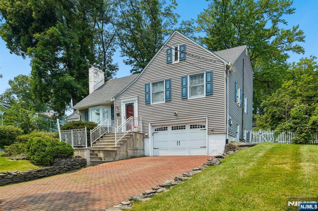 25 Lake Drive